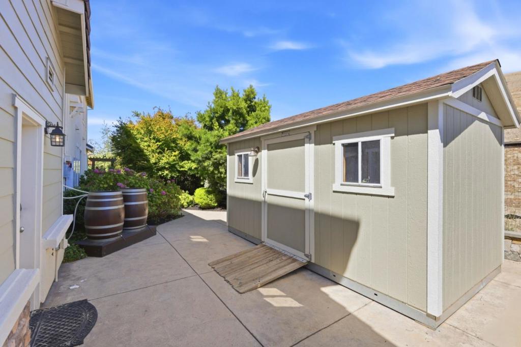main property photo 51