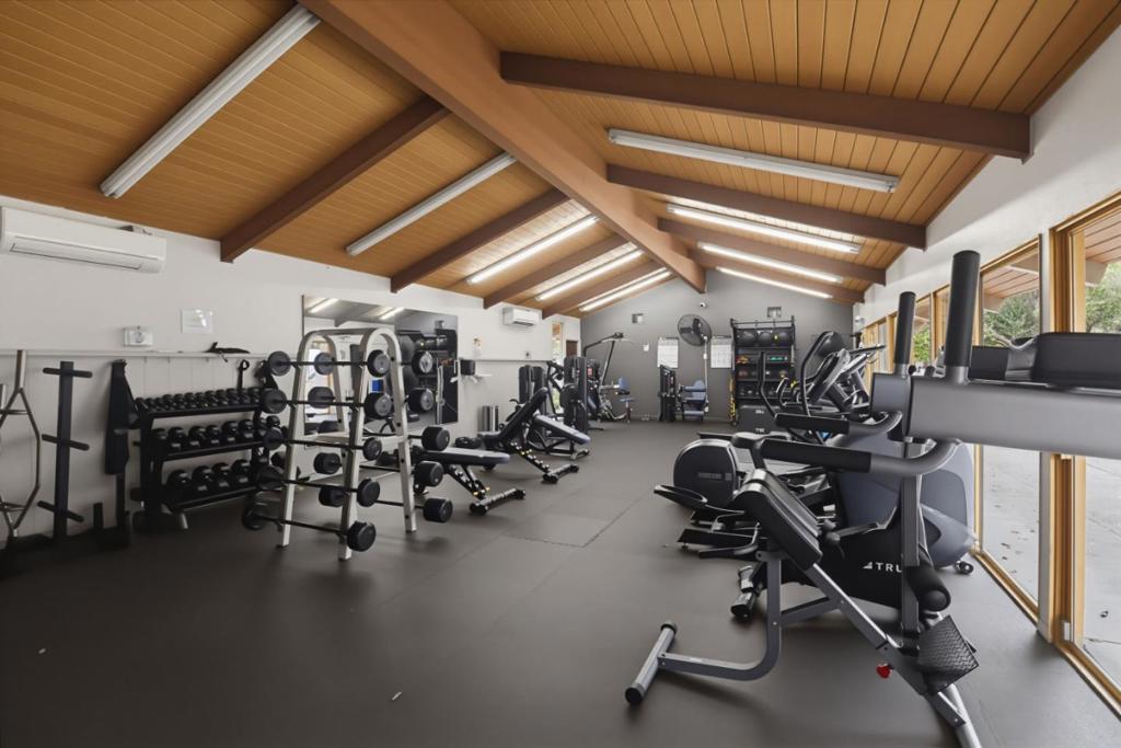 main property photo 25