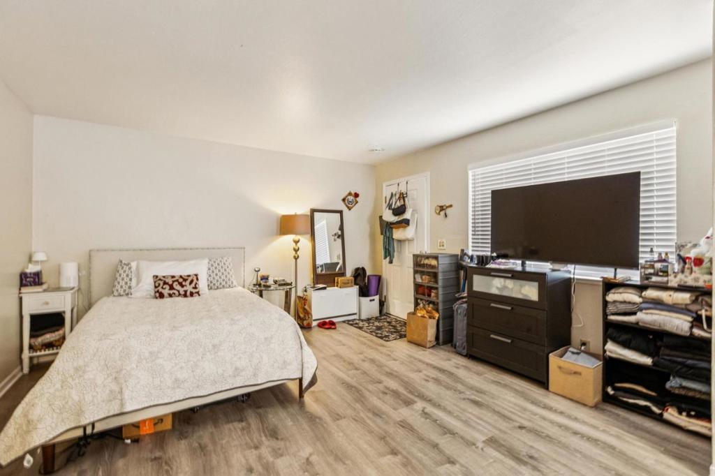 main property photo 60