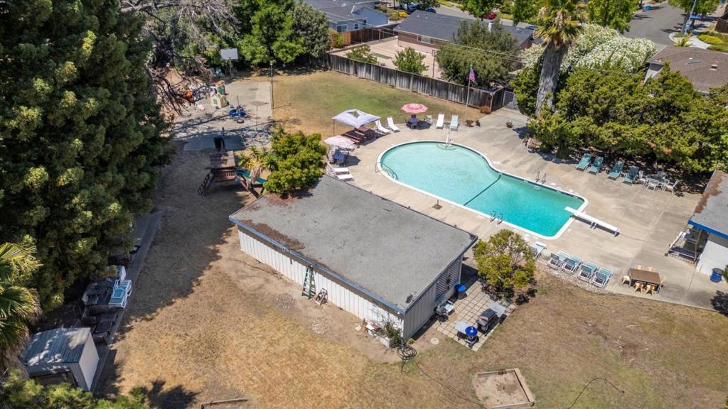 main property photo 45