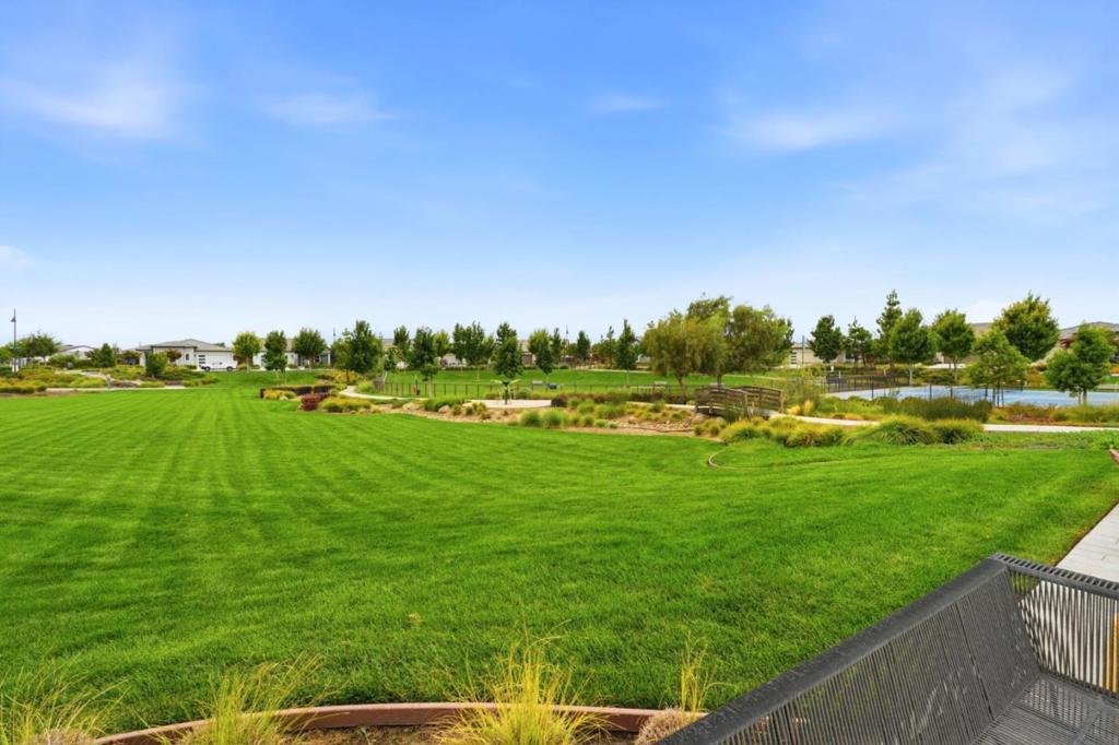 main property photo 74