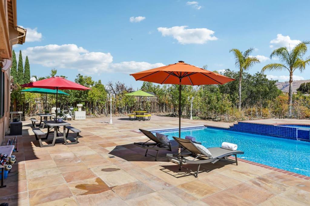 main property photo 65