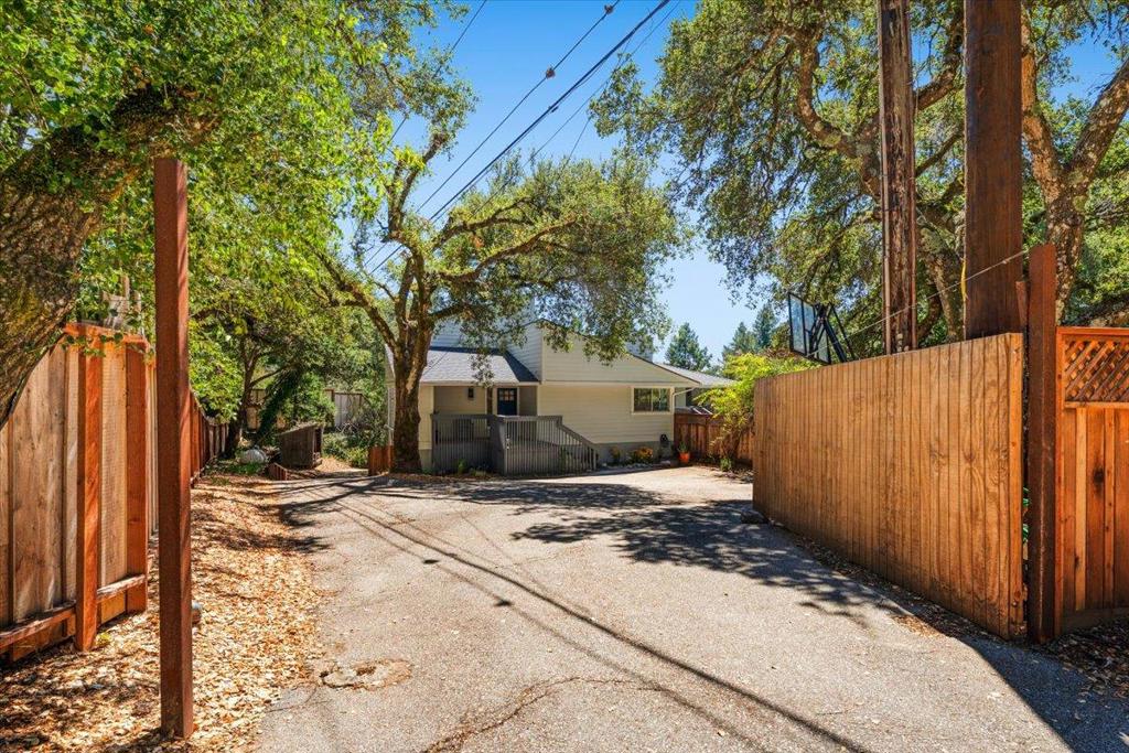 main property photo 75