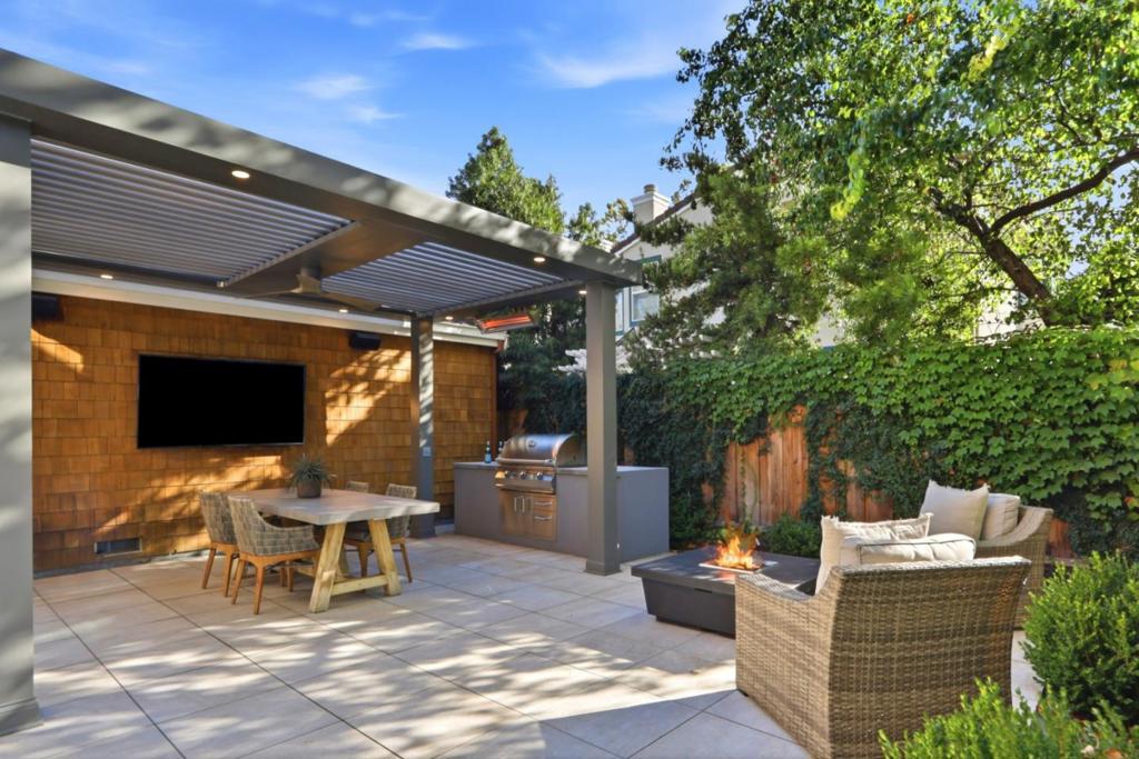 main property photo 71