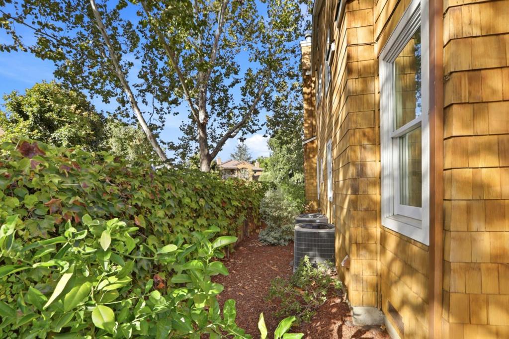 main property photo 75