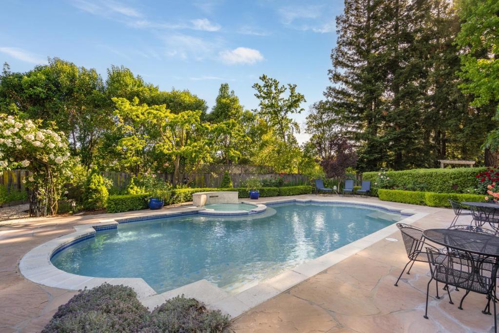 main property photo 67