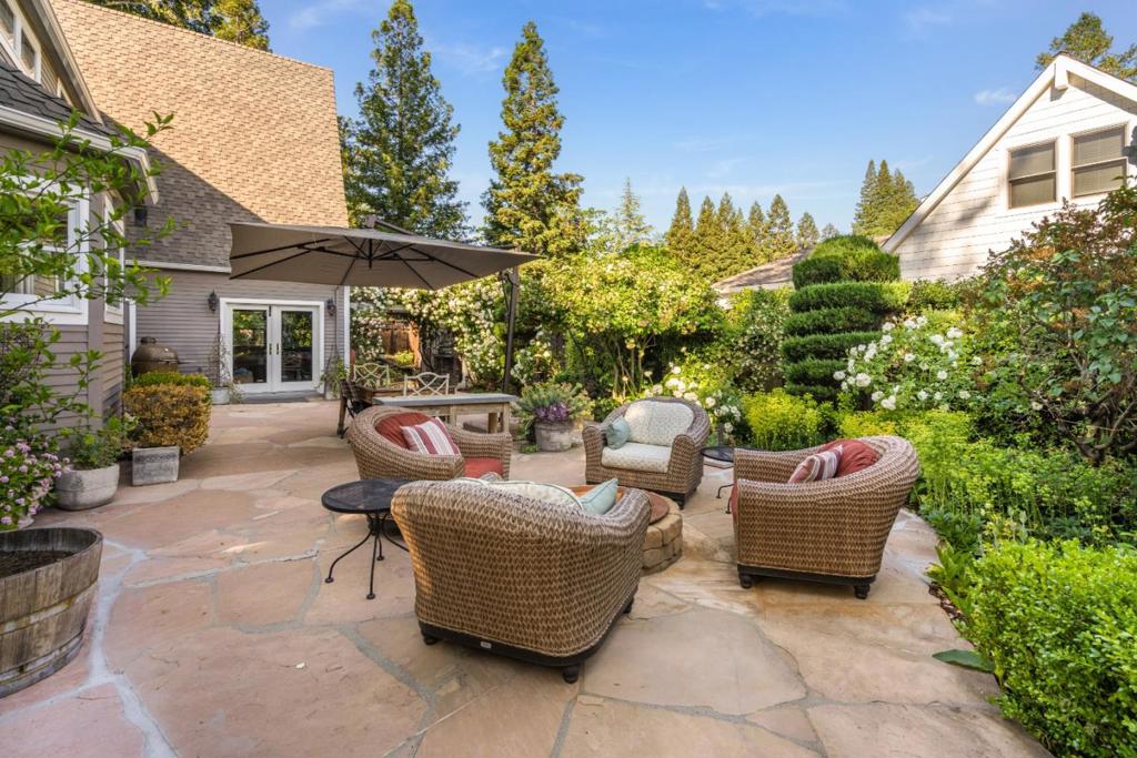 main property photo 79