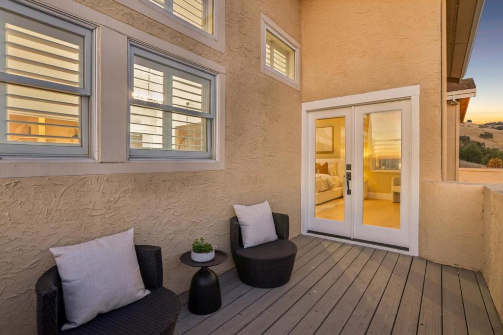 main property photo 123