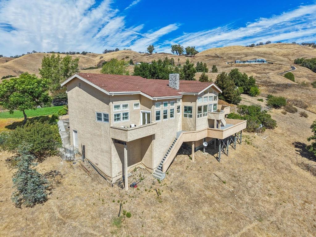 main property photo 90