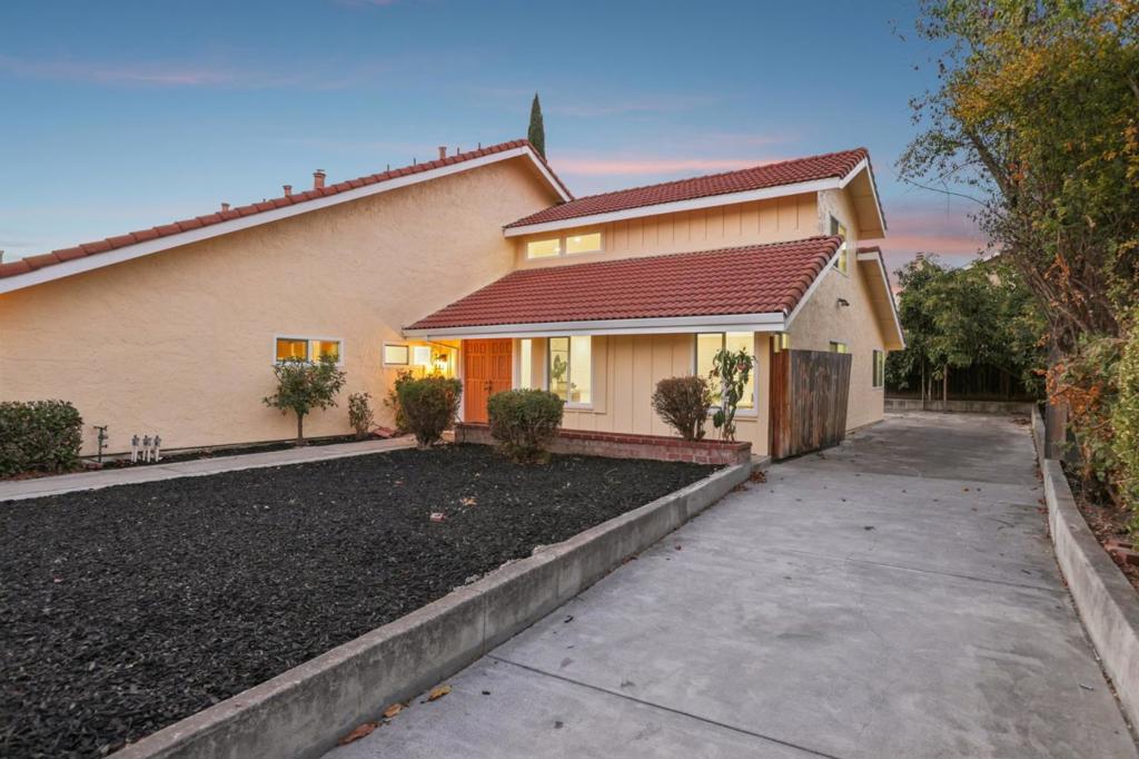 main property photo 77
