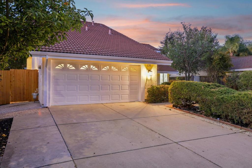 main property photo 78