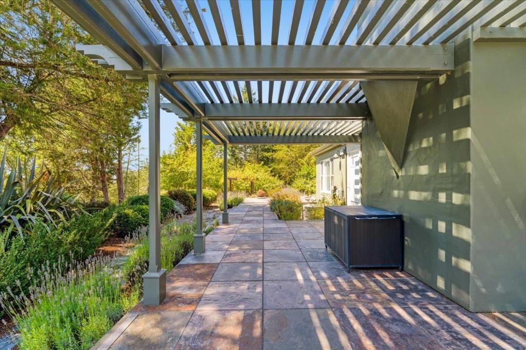 main property photo 59