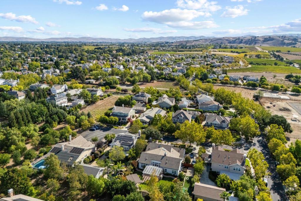 main property photo 74