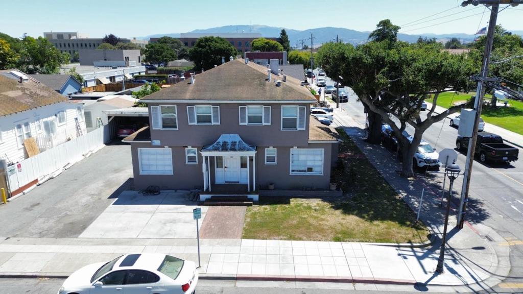 main property photo 10