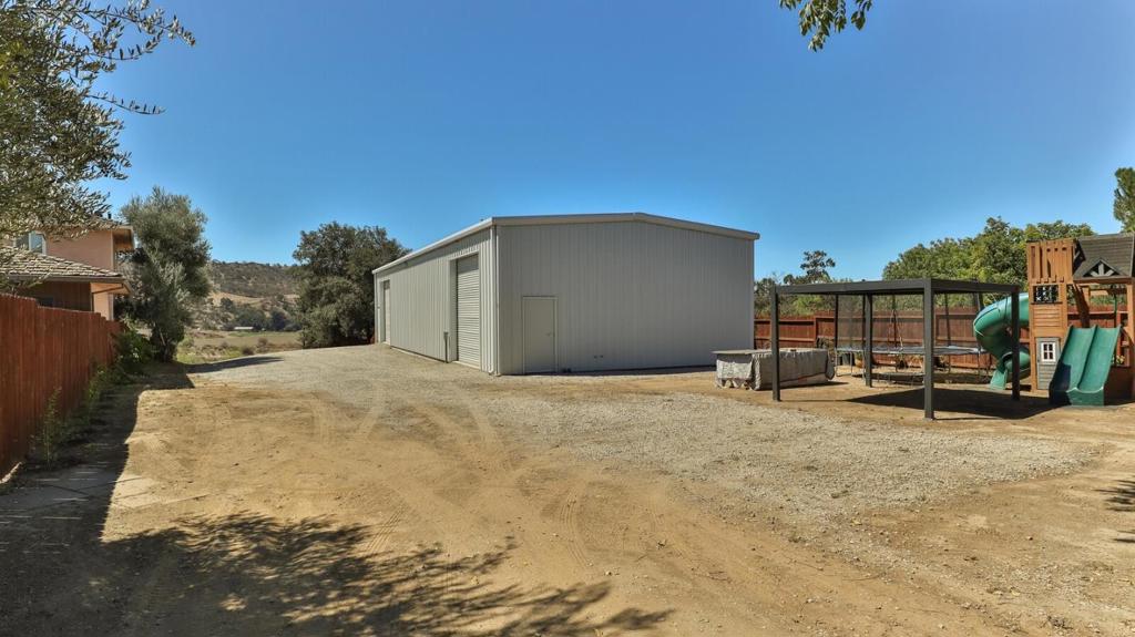 main property photo 50