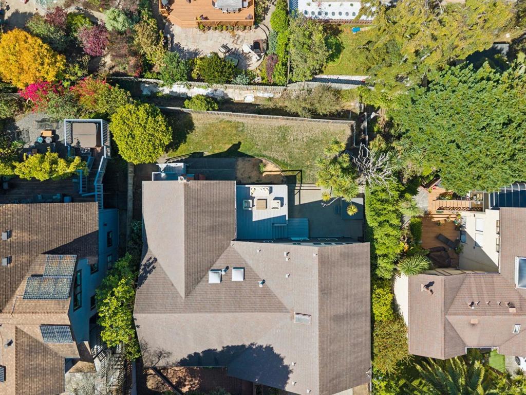 main property photo 60