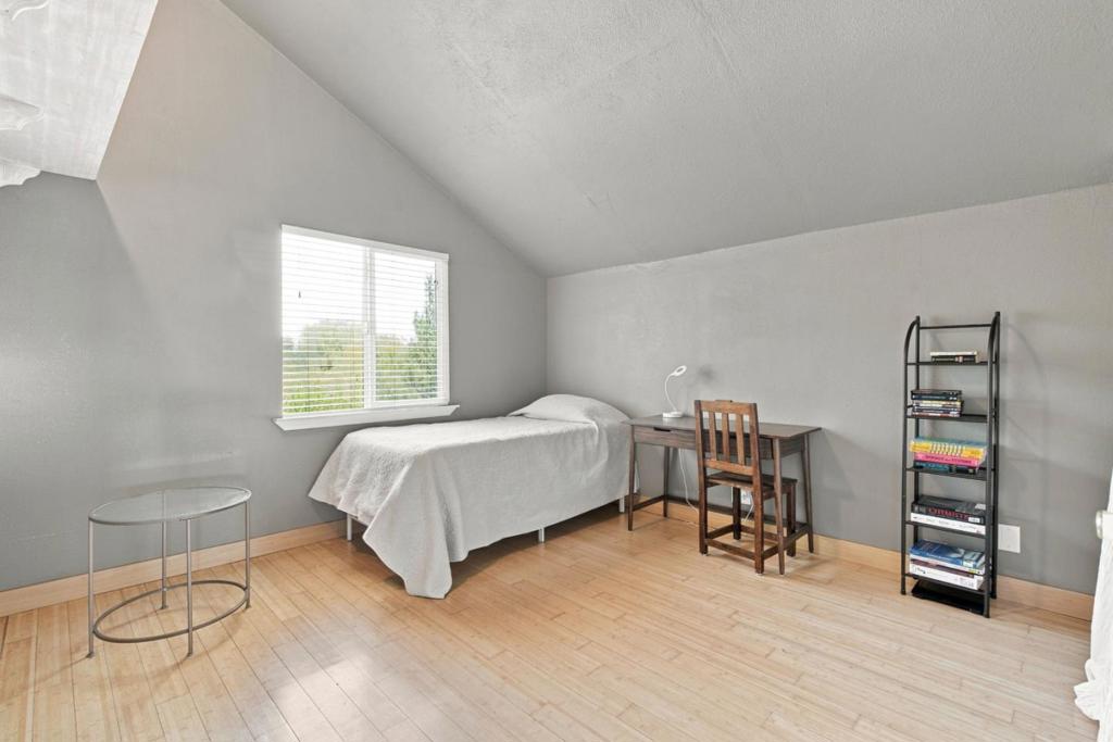 main property photo 112