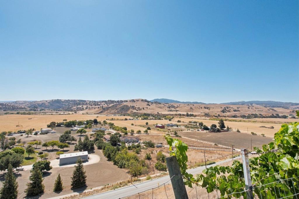 main property photo 76