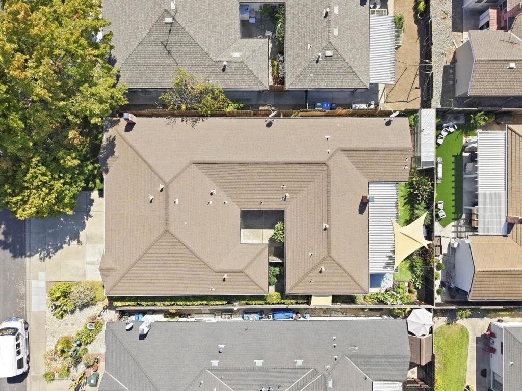 main property photo 77