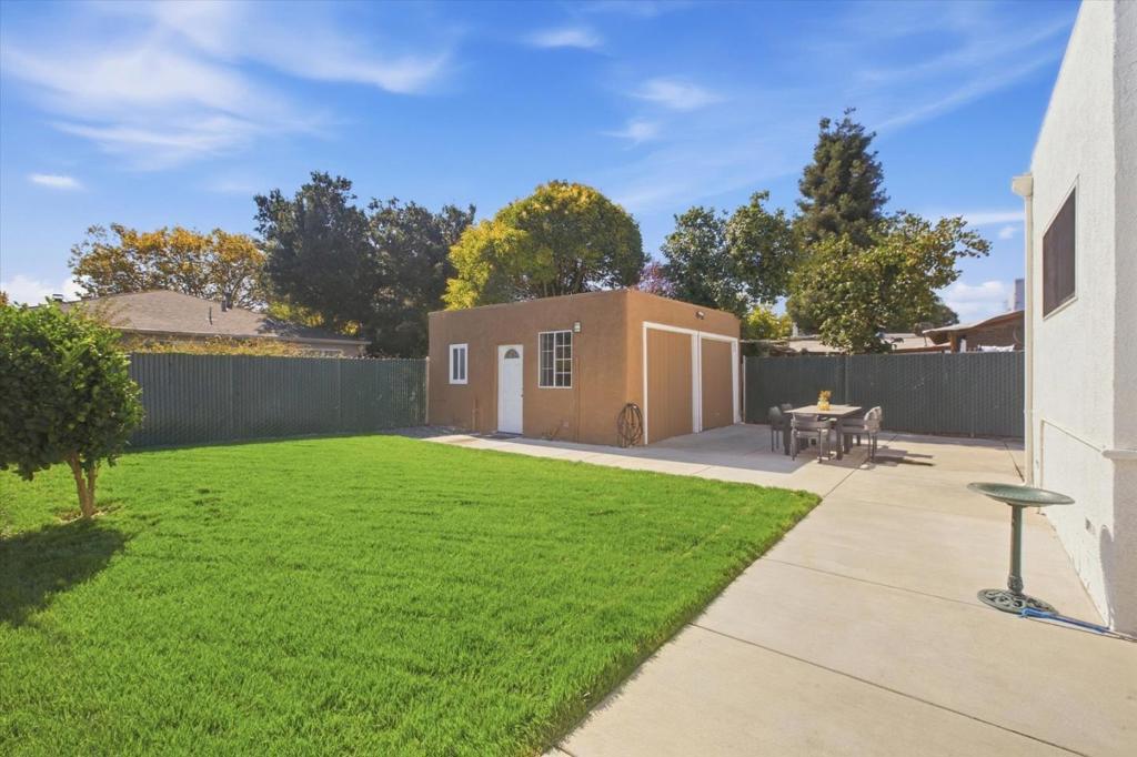 main property photo 32