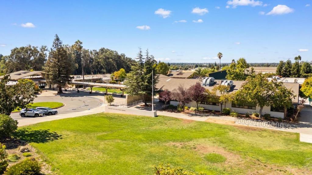 main property photo 54