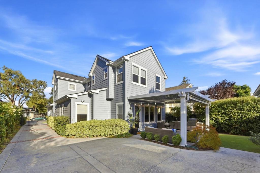 main property photo 59