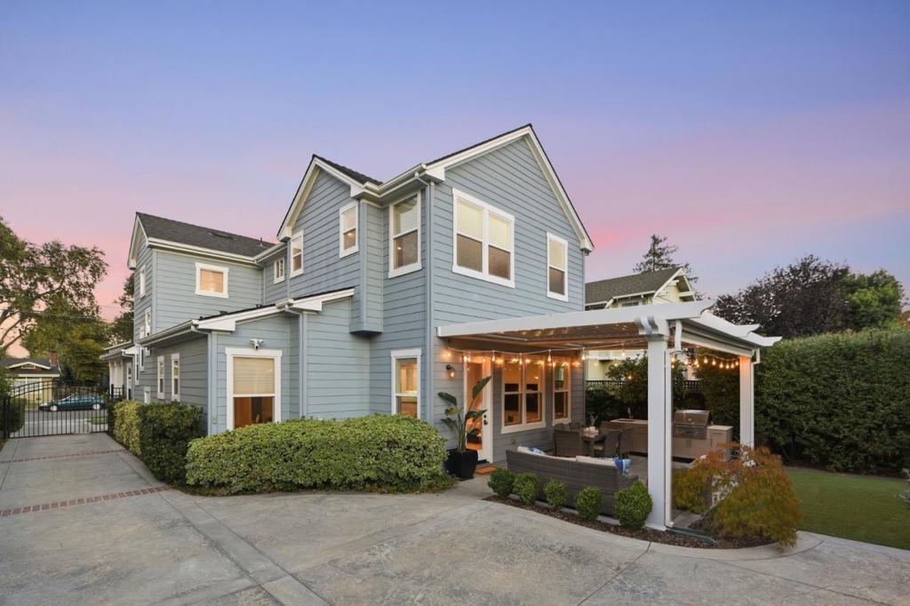 main property photo 70