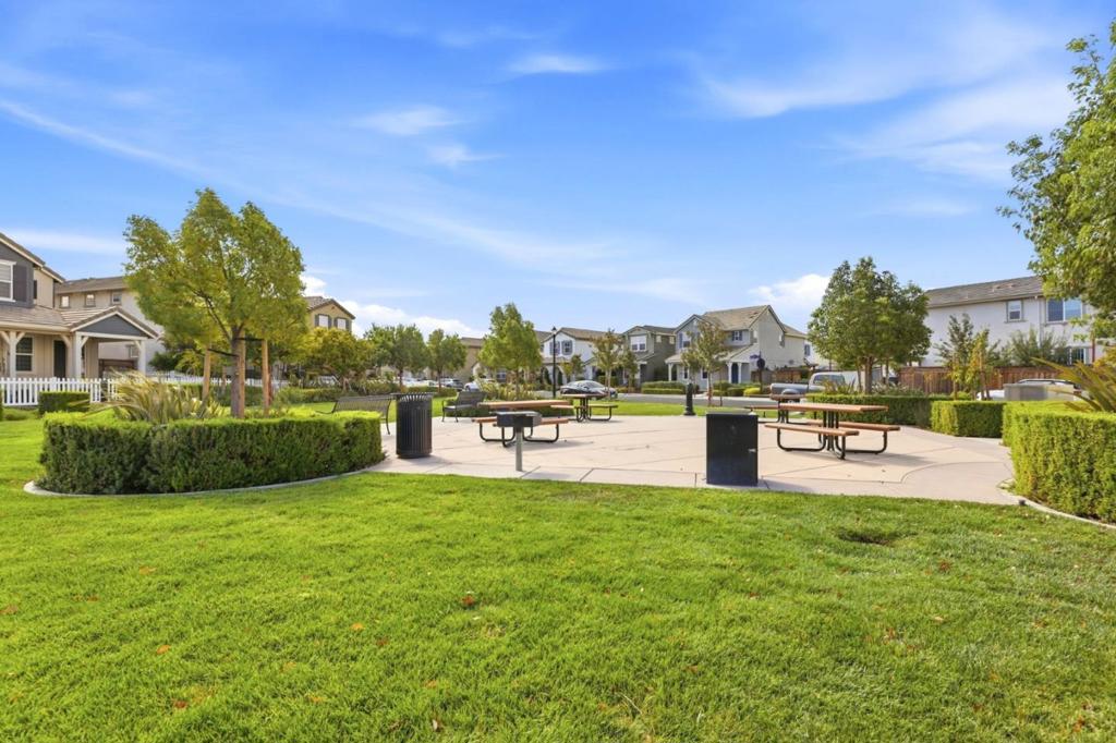 main property photo 66