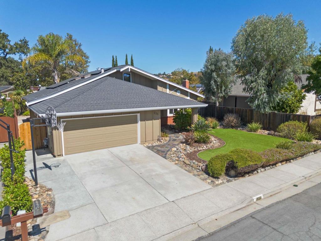 main property photo 59
