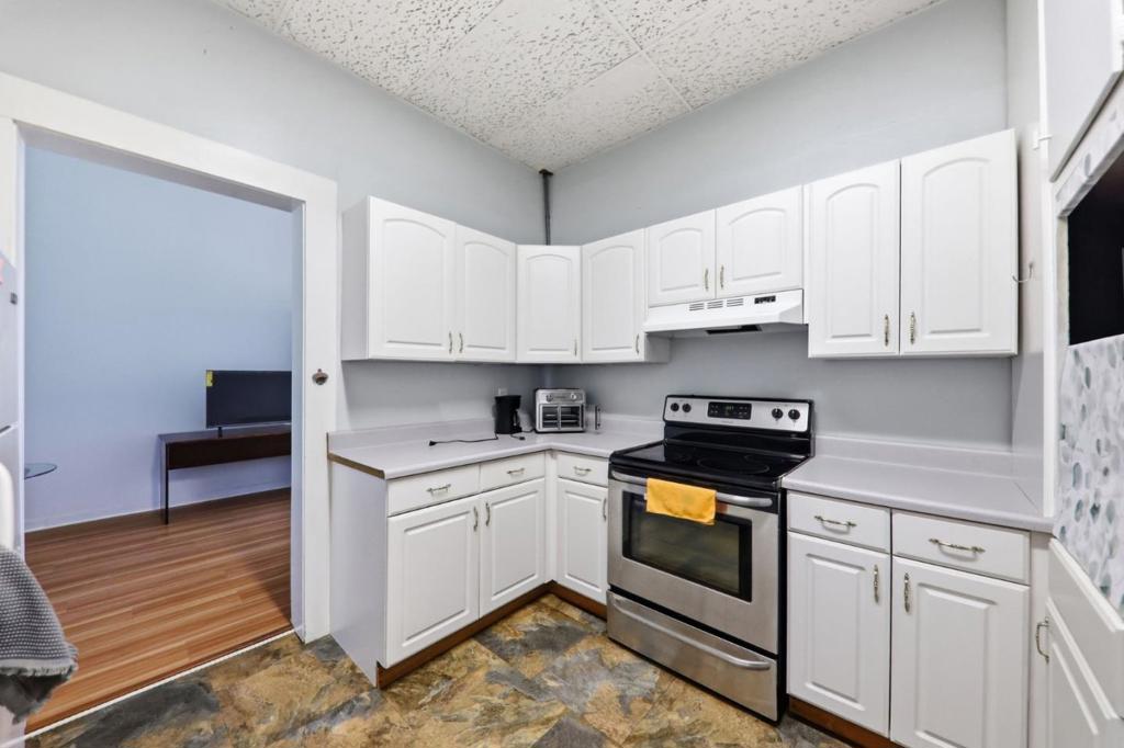 main property photo 78