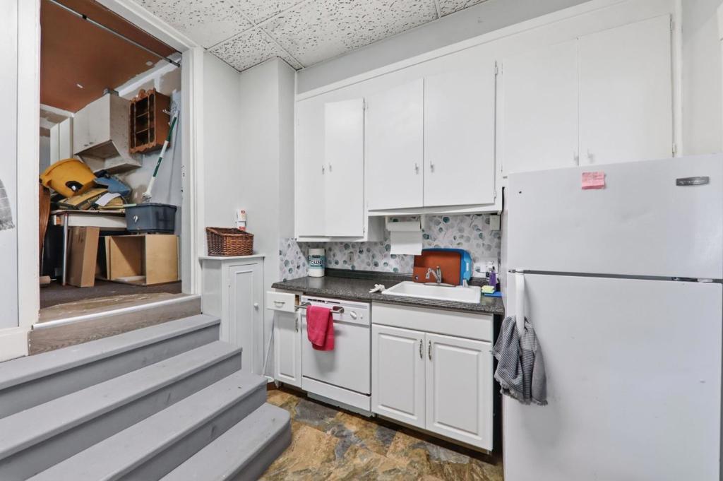 main property photo 80