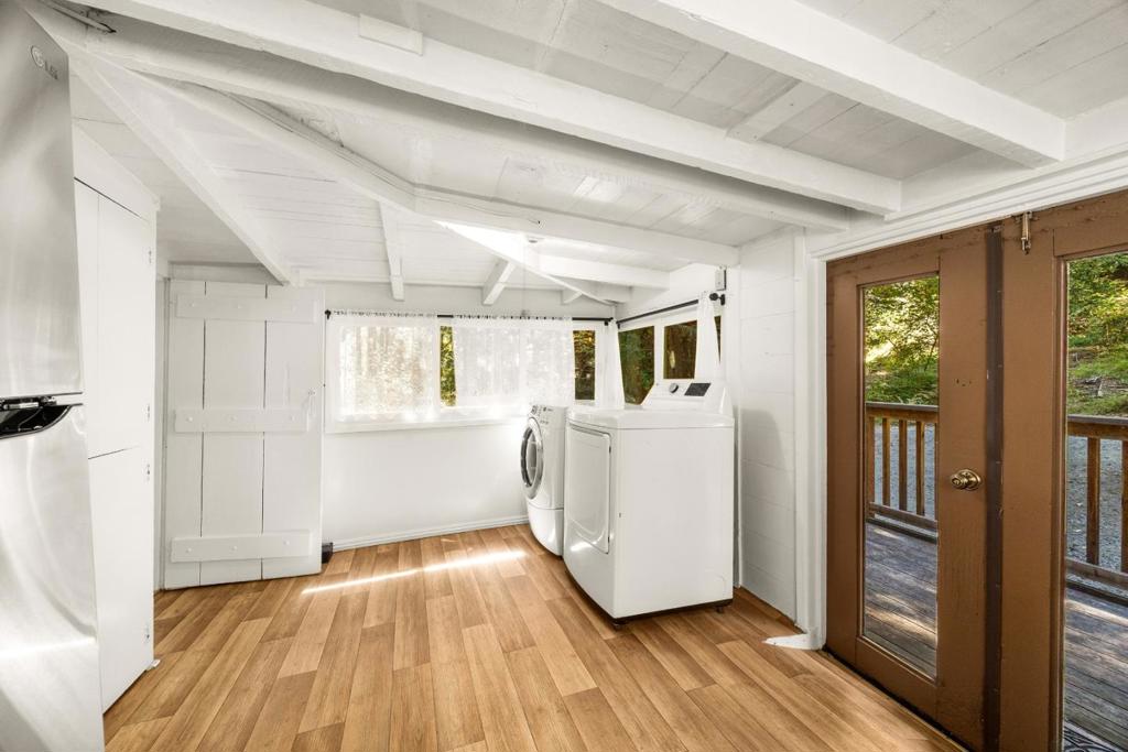 main property photo 50