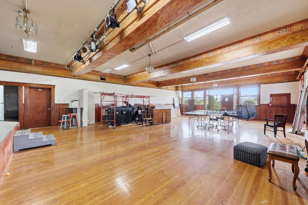 main property photo 109