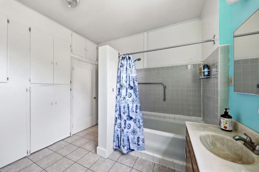 main property photo 77