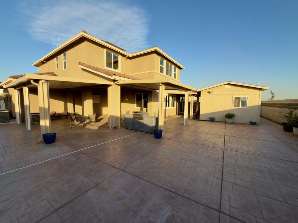 main property photo 57