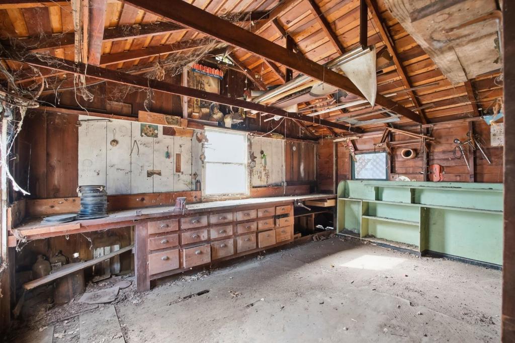 main property photo 43