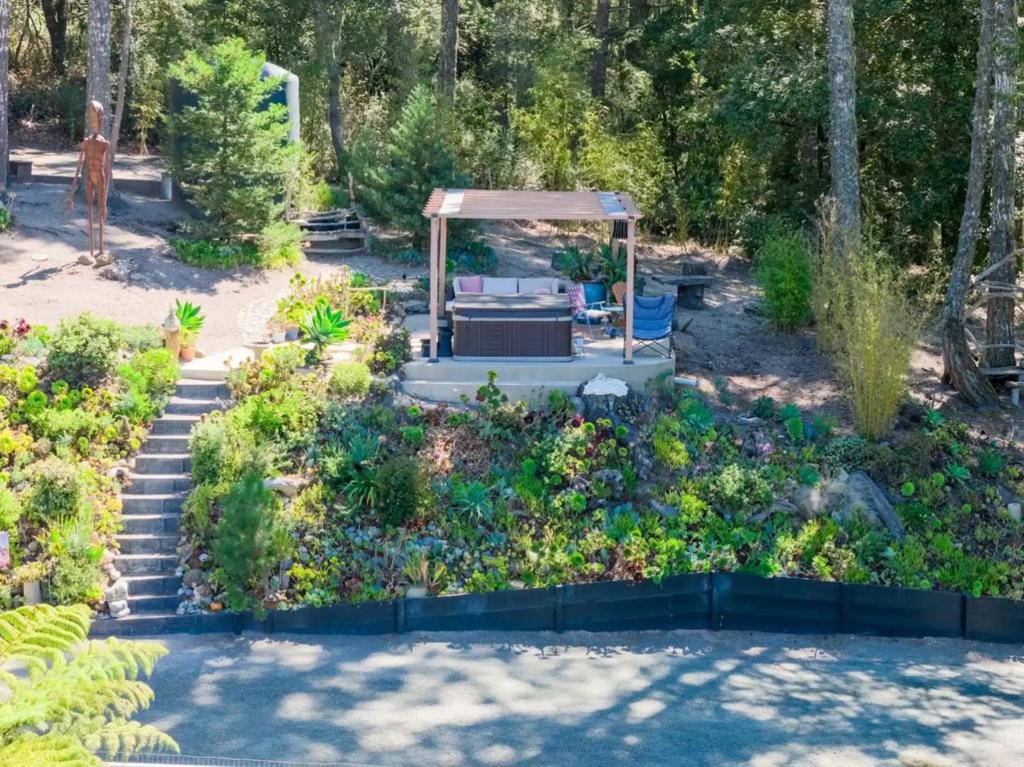 main property photo 84
