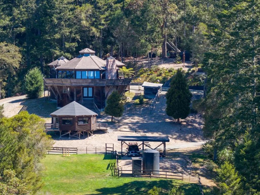 main property photo 86