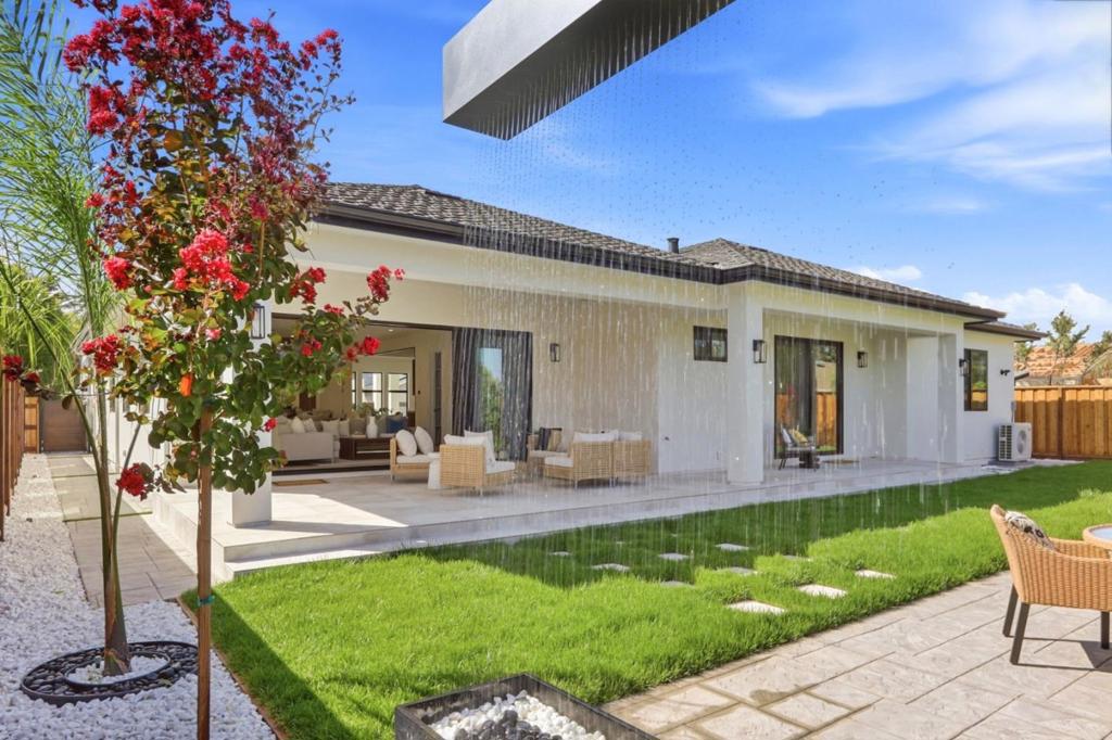 main property photo 74