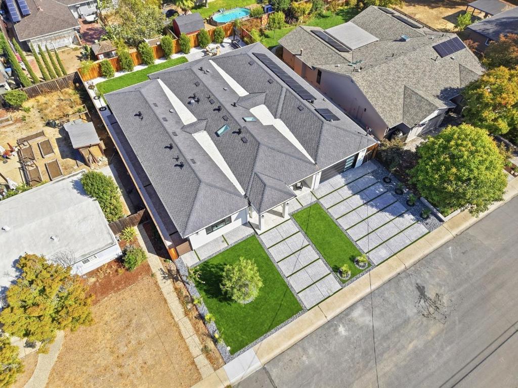 main property photo 84