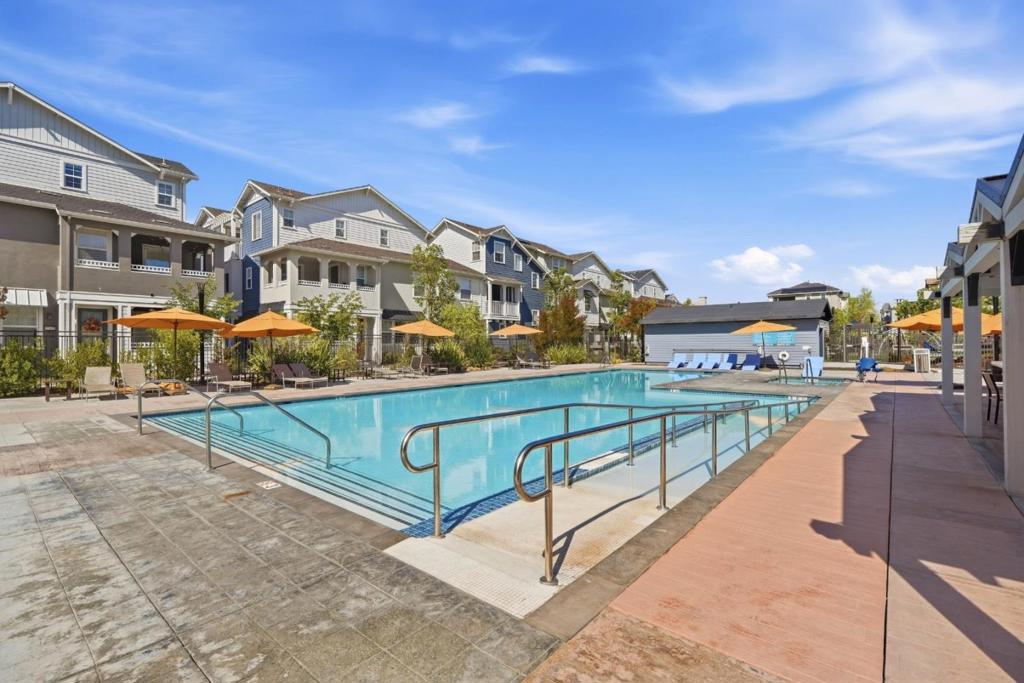 main property photo 60
