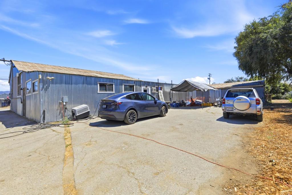 main property photo 16