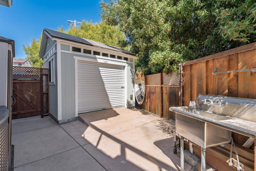 main property photo 78