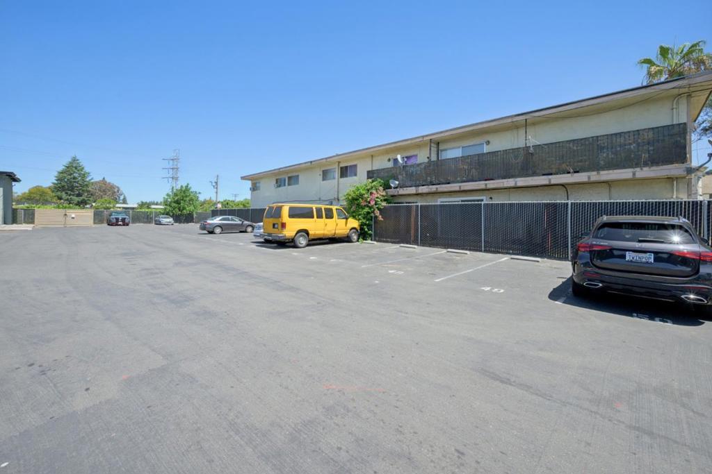 main property photo 49