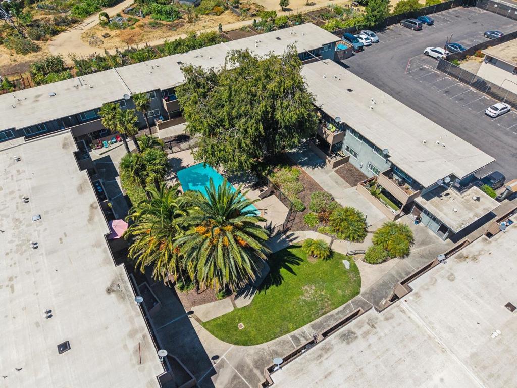 main property photo 59