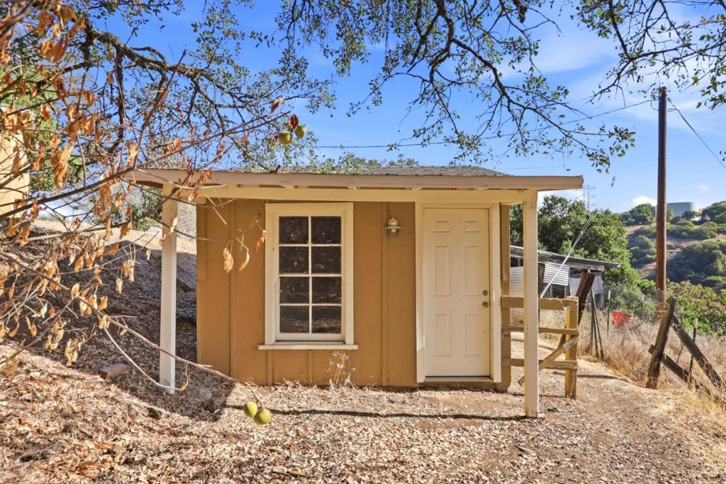 main property photo 35