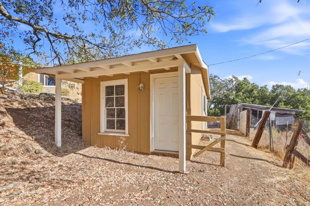 main property photo 36