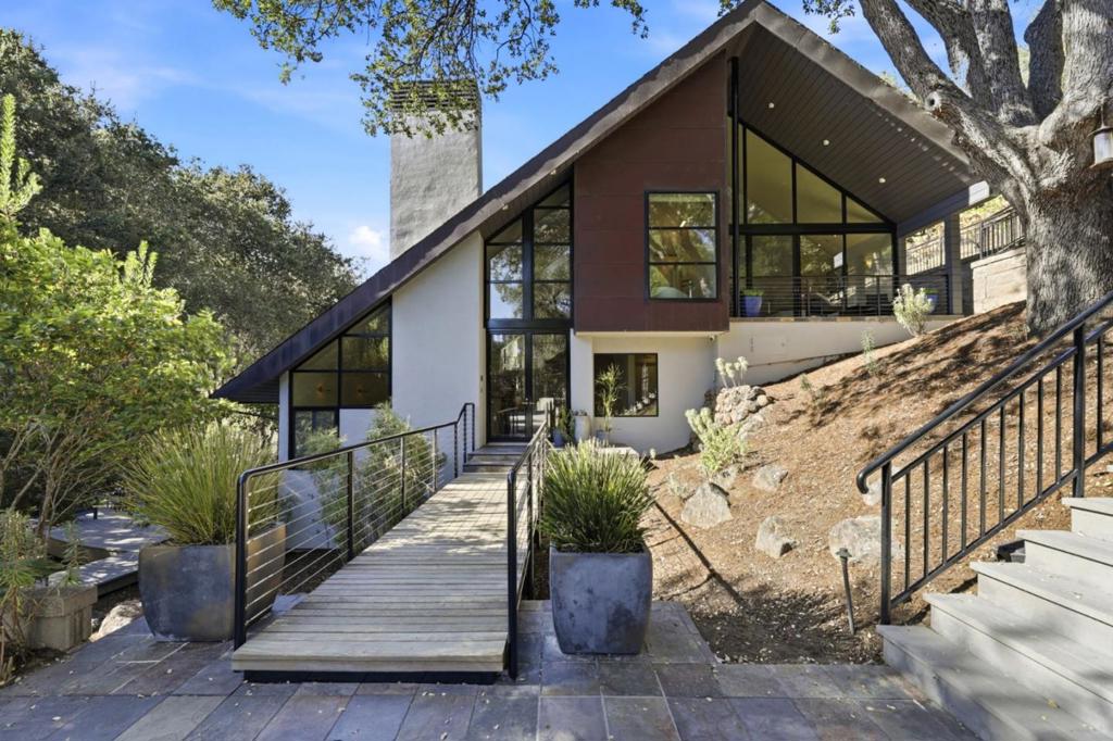 main property photo 50