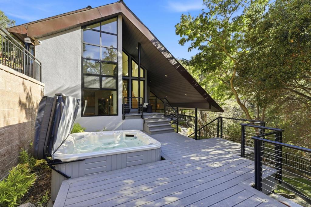 main property photo 60
