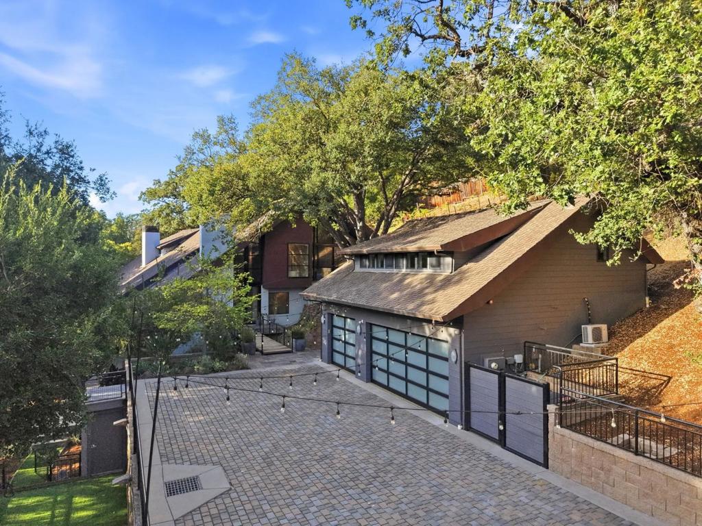 main property photo 79